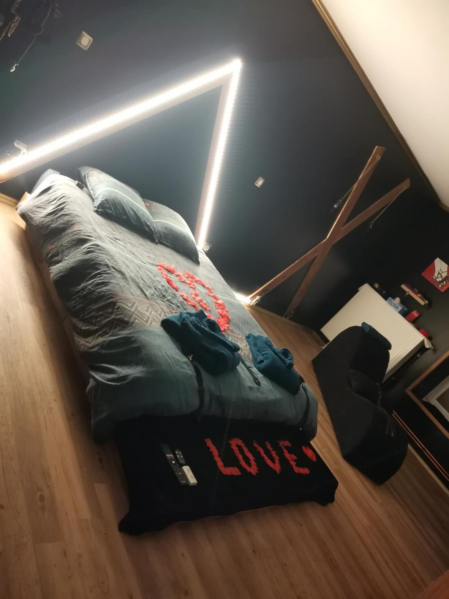 Love-Room L'Eden Du Desir Vecqueville Luaran gambar